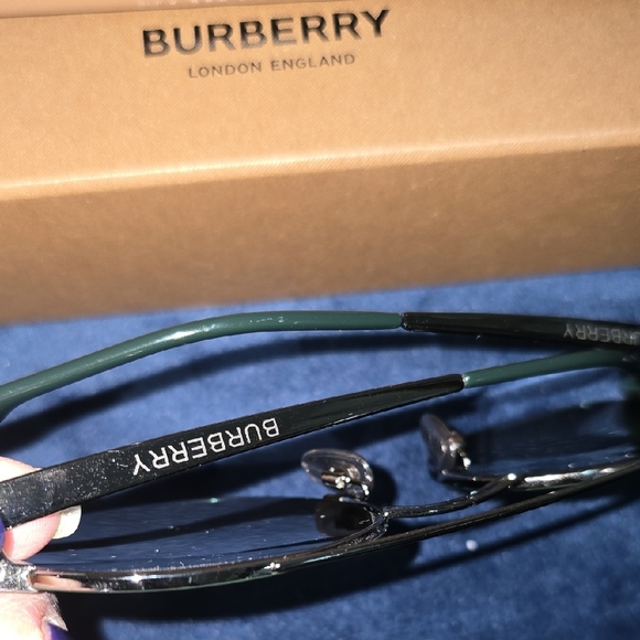 Burberry sunglasses - Picture 5 of 10